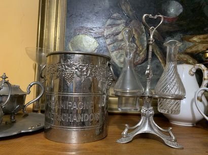 LOT comprising a pewter service (5 pieces),...