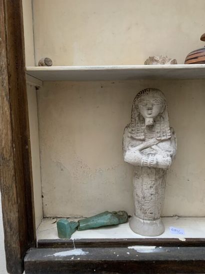Lot of small terracotta statuettes and vases....