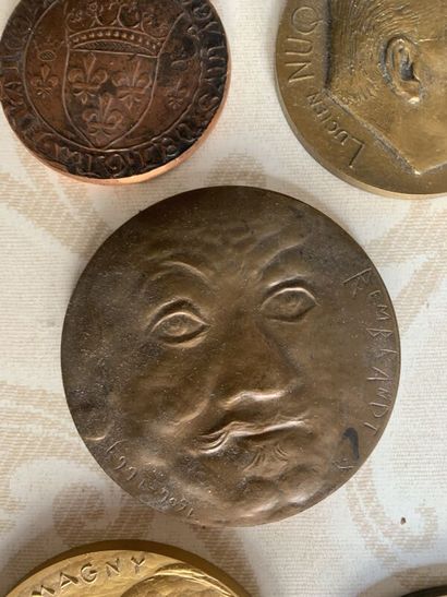 LOT of 14 decorative medals in gilded br...
