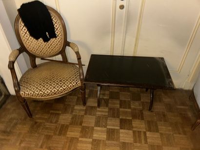 Lot: A medallion armchair and a small coffee...