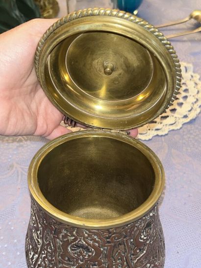 Brass (or bronze?) snuffbox with two gilded...