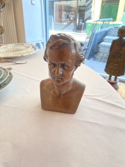Small regule bust of a man
H. 14.5 cm