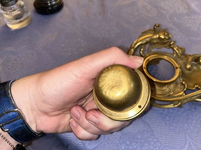BD ?
Gilded bronze inkwell decorated with...