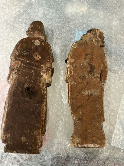 Two statuettes of saints in carved, polychromed...
