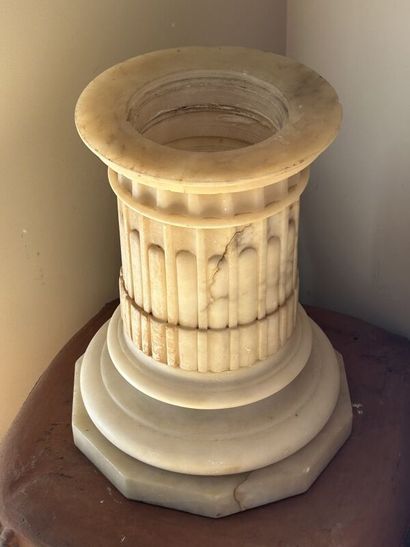Decorative alabaster column
Size: H 35 -...