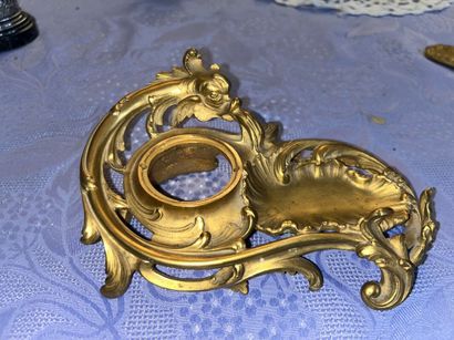 BD ?
Gilded bronze inkwell decorated with...