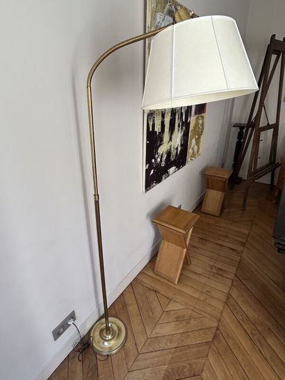 Brass reading lamp with twist system
H 170...