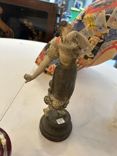 Lot of various trinkets including : 
A carved...