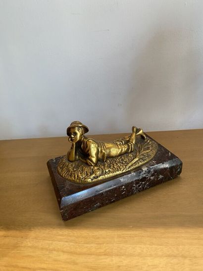 Dreaming child with hat
Gilded bronze sculpture,...