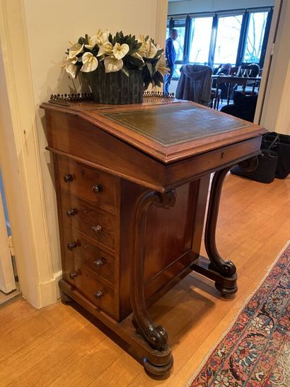 Davenport desk in mahogany, English workmanship...