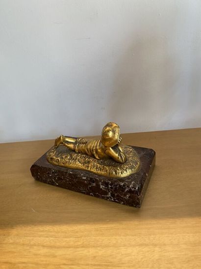 Dreaming child with hat
Gilded bronze sculpture,...