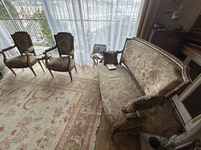 Gilded wood salon with sofa and four armchairs
Louis...