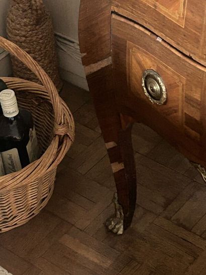 Small veneered chest of drawers with two...