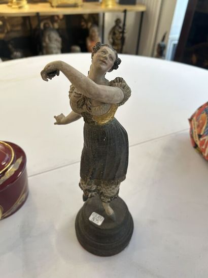 Lot of various trinkets including : 
A carved...