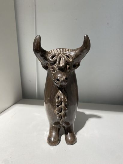 Stylized bull in stained wood
H.20cm