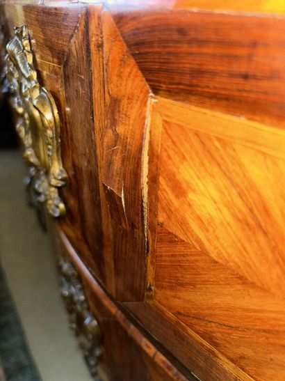 Leaf-inlaid wood chest of drawers with curved...