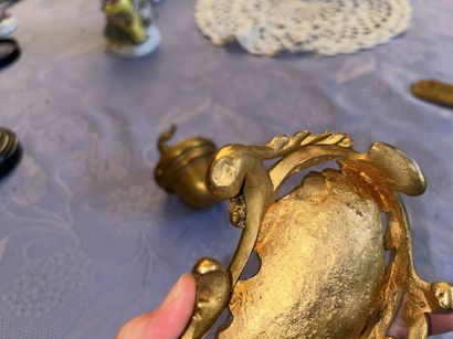 BD ?
Gilded bronze inkwell decorated with...