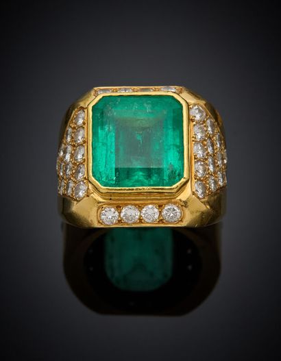 Importante BAGUE en or jaune (750‰) serti...