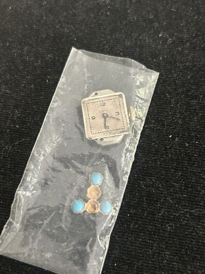 LOT de bijoux, débris et montre en métal...