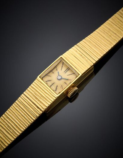BRACELET MONTRE carrée de dame en or jaune...