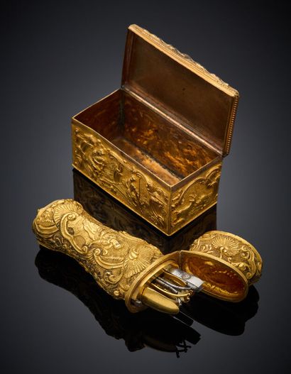 NECESSAIRE de BEAUTE et BOITE rectangulaire...