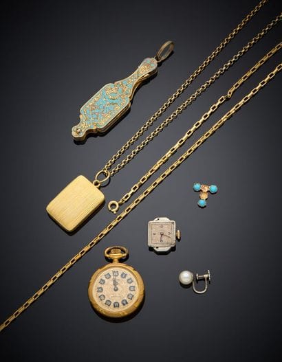 LOT de bijoux, débris et montre en métal...