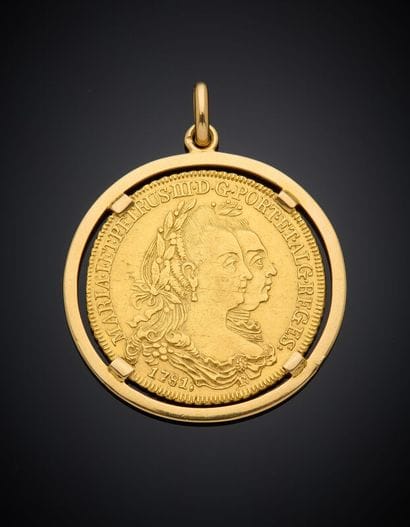 PENDENTIF circulaire en or jaune (750 ‰)...