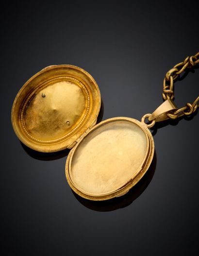 PENDENTIF PORTE-SOUVENIR ovale, et sa chaîne,...