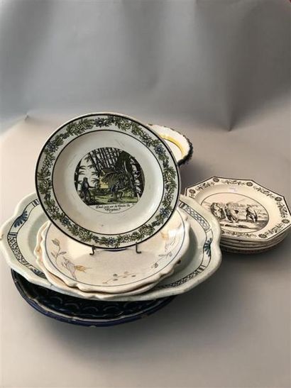 Lot d'assiettes et plat en faience polyc...