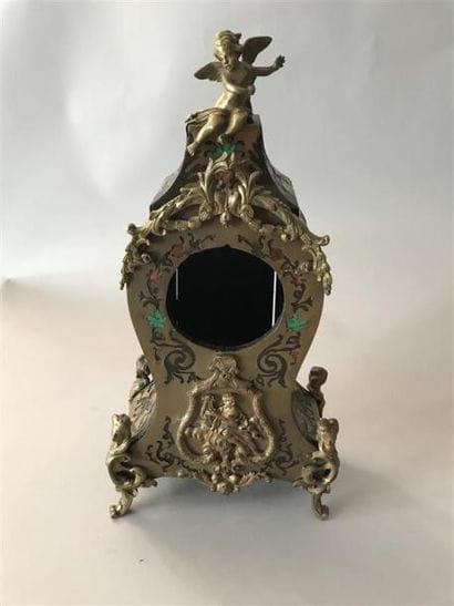 Porte-montre en forme de cartel en bronze...