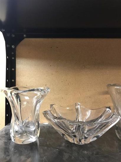 Deux en cristal de DAUM et une coupe en cristal...
