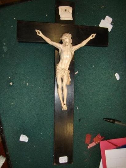 Christ en ivoire 