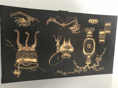 Coffret de forme rectangulaire en bois laqué...