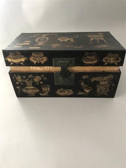 Coffret de forme rectangulaire en bois laqué...