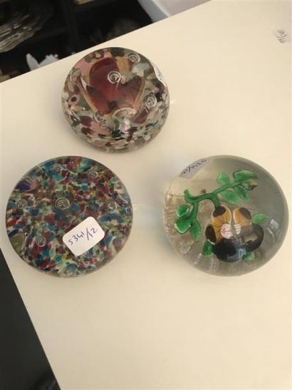 3 boules presse-papier