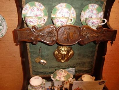 Service à thé en porcelaine de Minton	