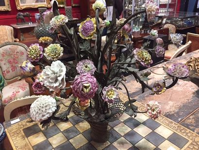 Bouquet de fleurs en procelaine dans le gout...