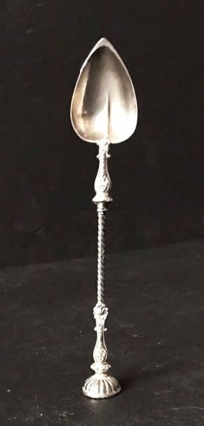 Cuiller à sucre en argent 950 °/°°, manche...