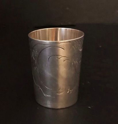 Timbale tronconique en argent ciselé 875...