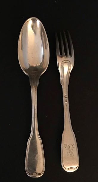 Couvert modèle filet en argent chiffré 800...