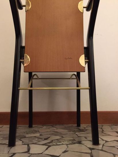 Pierre CARDIN : Set table and 4 chairs

Varnished...
