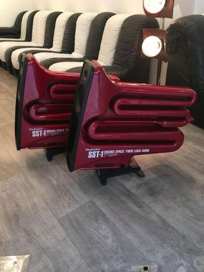 Technics : pair of SST1 speakers

Plastic...
