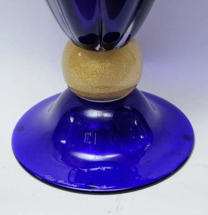 Toso: Pair of blue vases on gold bollard

Murano...