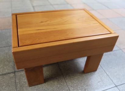 Regain : 2 coffee tables 

elm

Circa 1970

H36...