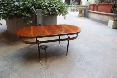 Gio Ponti : Oval coffee table

Mahogany

Circa...