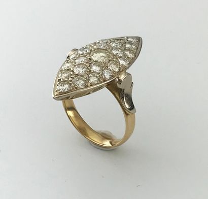 Marquise ring in gold 750°/°° decorated with...