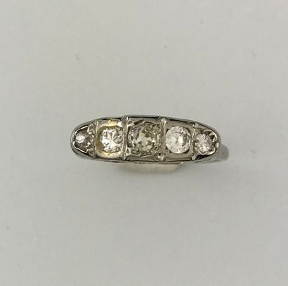 Garter ring in white gold 750°/°° set with...