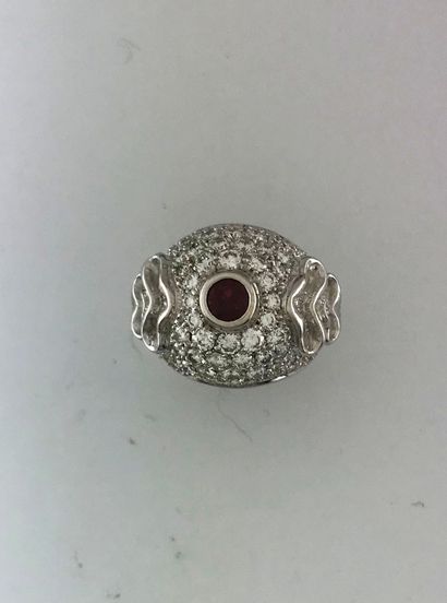 Dome ring in white gold 750°/°° set with...
