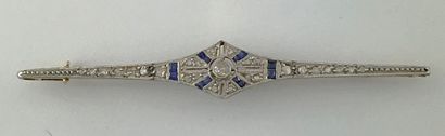 Barrette brooch in two golds 750°/°°° adorned...