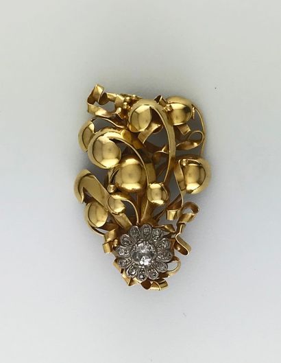 Gold necklace 750°/°° with a bouquet motif...
